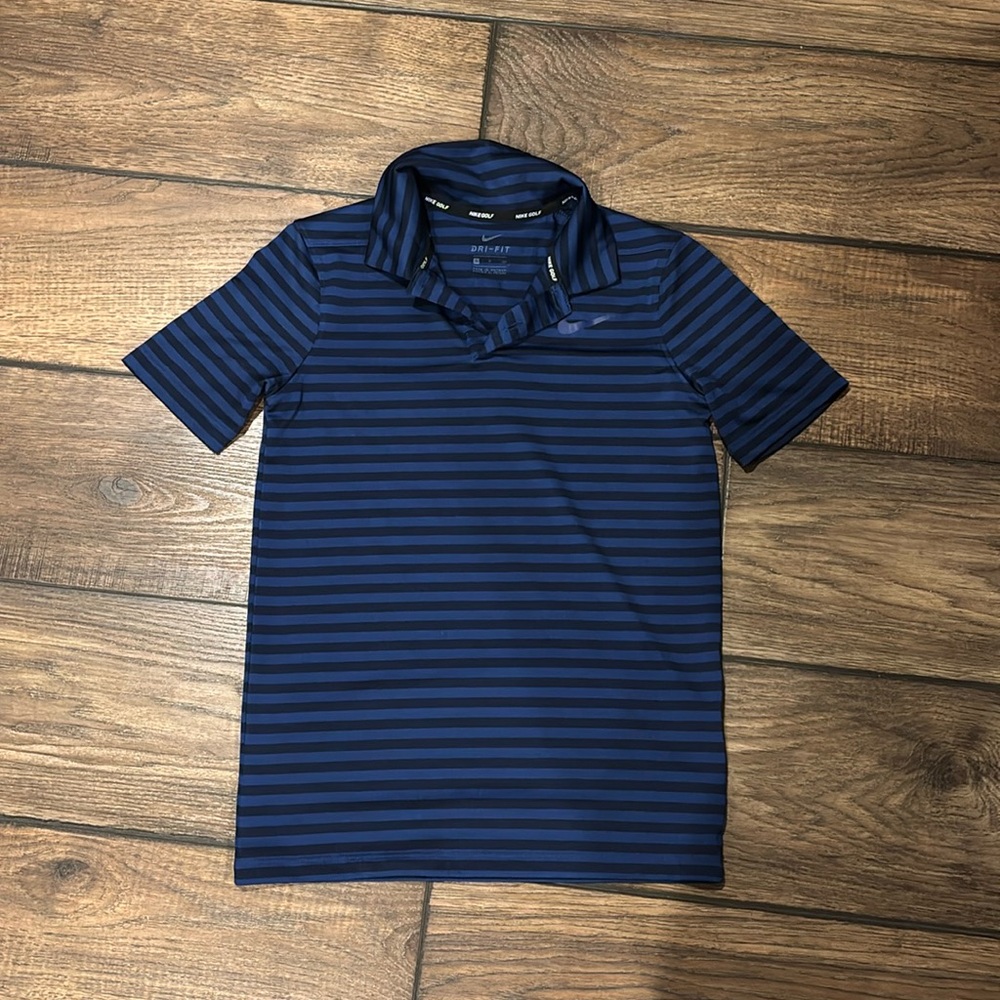 Nike Dri fit, boys small, excellent like-new condition